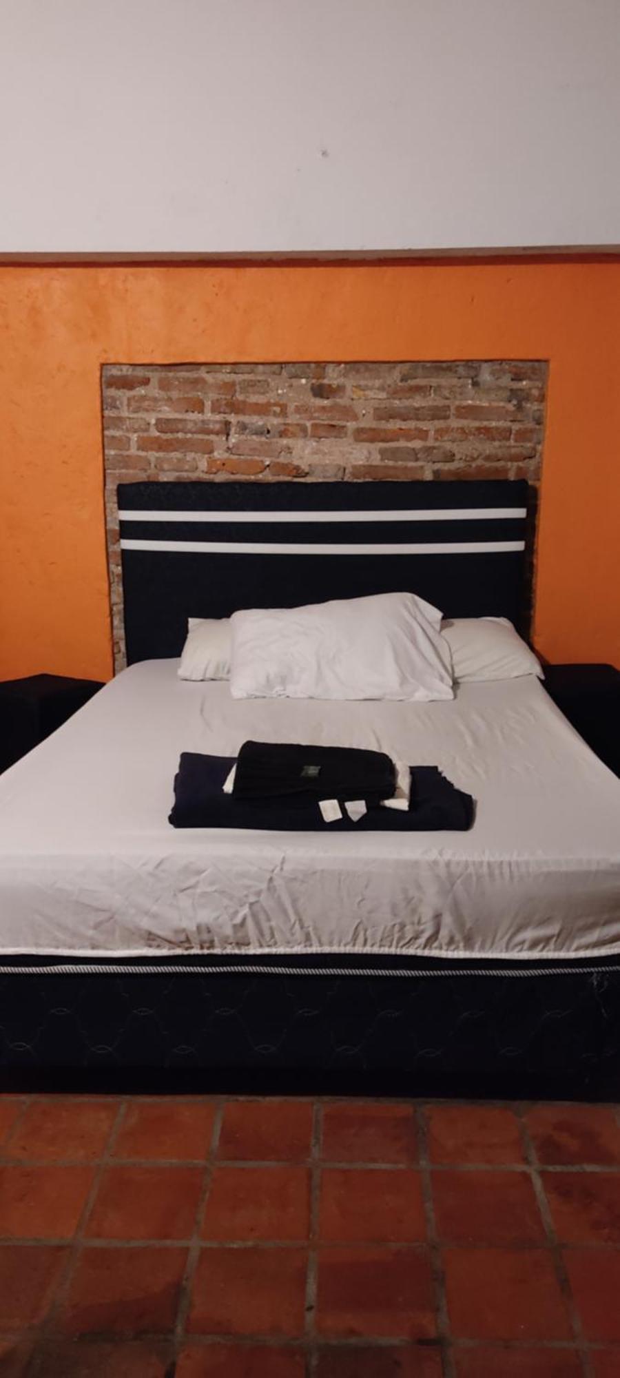 Mediterraneo Youth Hostel Asuncion Bagian luar foto