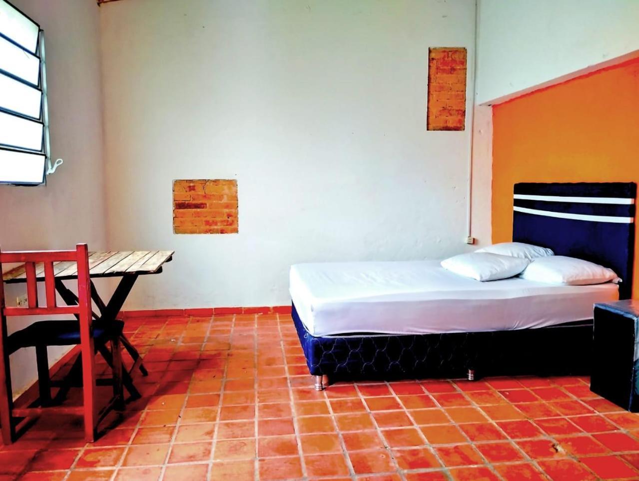 Mediterraneo Youth Hostel Asuncion Bagian luar foto